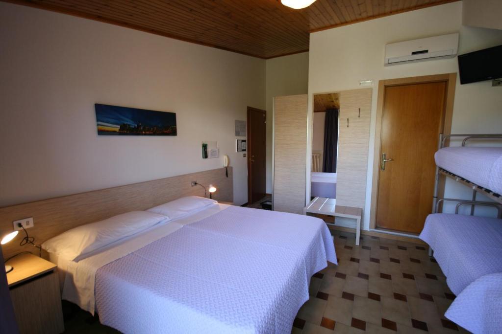 Albergo Centopini Gemmano Quarto foto