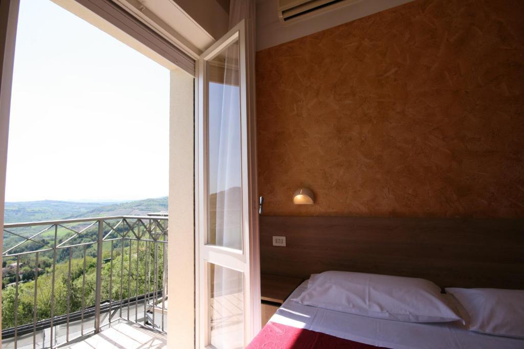 Albergo Centopini Gemmano Quarto foto